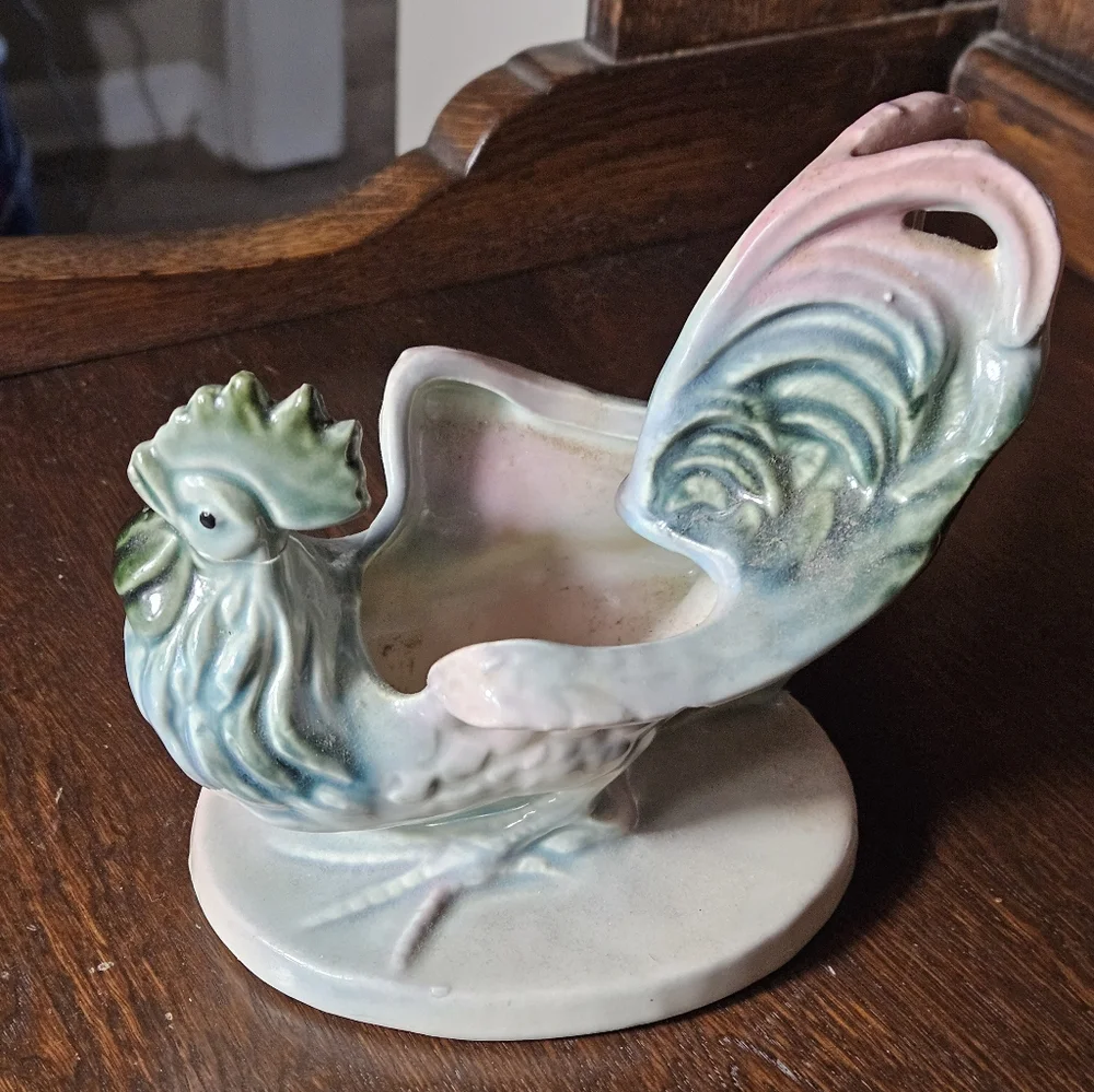 Vintage Hull Pottery Rooster Planter.